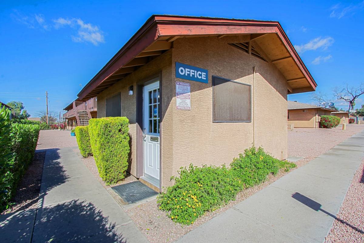 Apartment for rent at 16437 N 31st St, Phoenix, AZ 85032