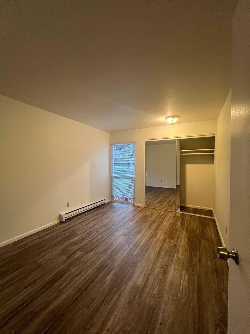 Apartment for rent at 1744 Park Ave NE, Salem, OR 97301