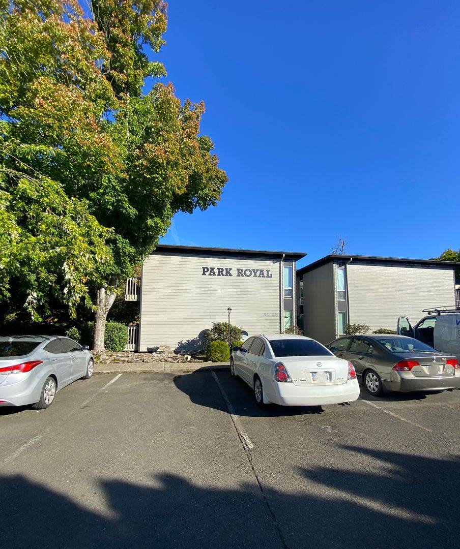 Apartment for rent at 1744 Park Ave NE, Salem, OR 97301
