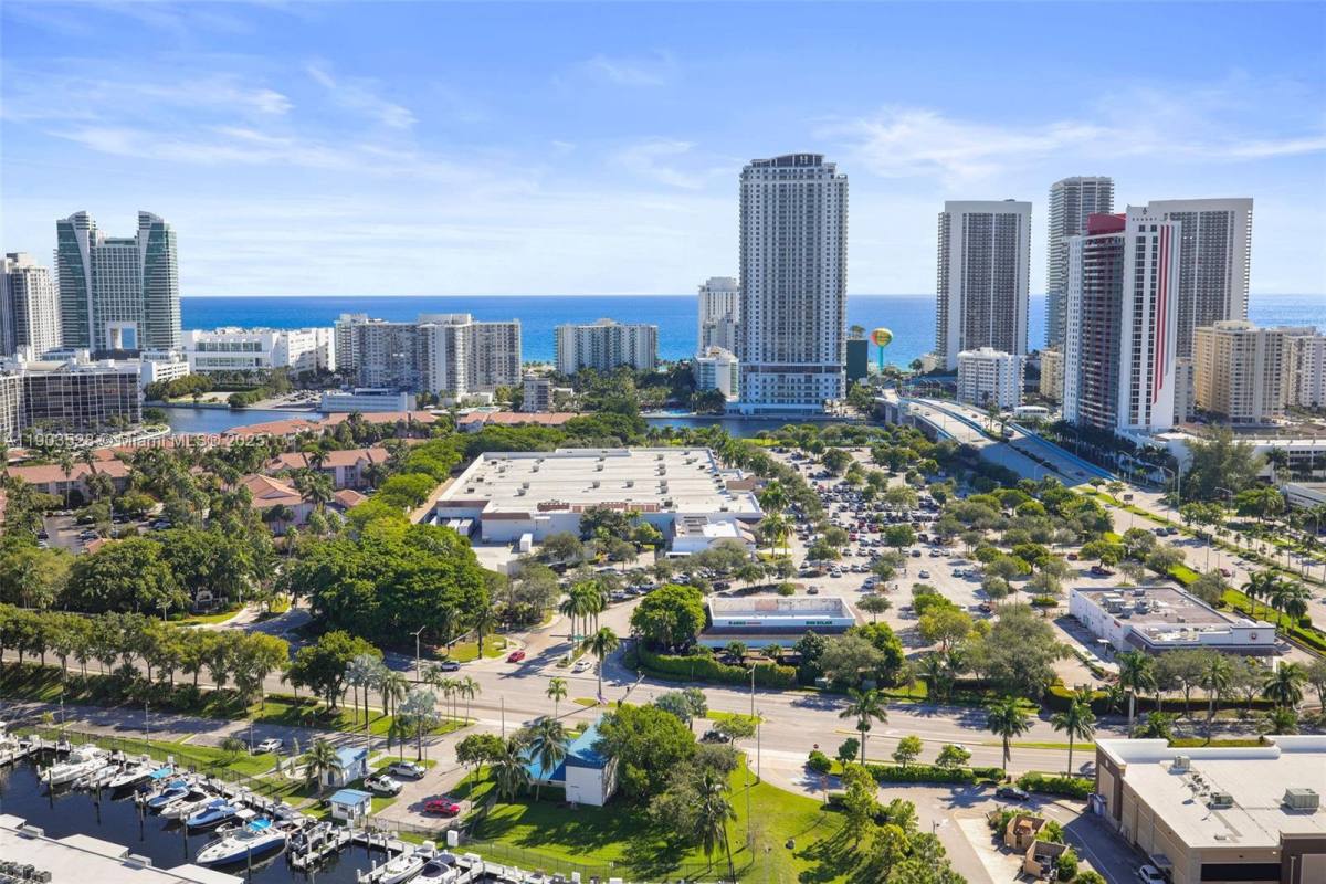 Apartment for rent at 101 Diplomat Parkway #2306, Hallandale, FL 33009