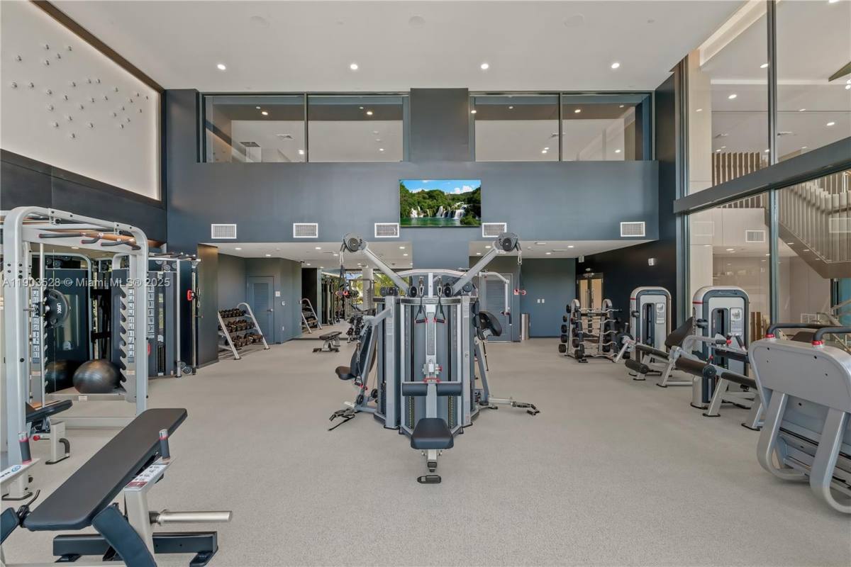 Apartment for rent at 101 Diplomat Parkway #2306, Hallandale, FL 33009