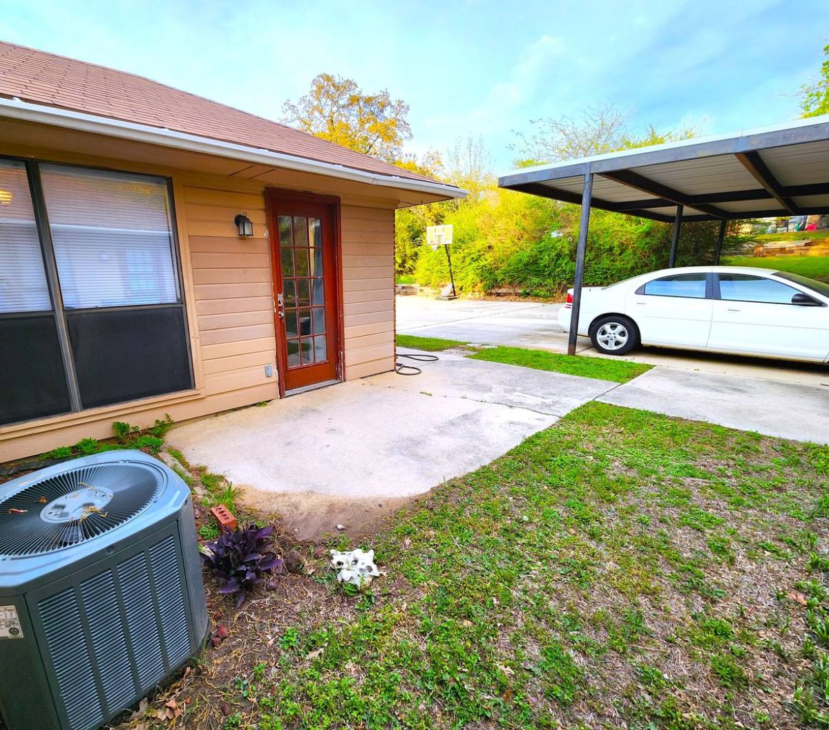 Townhouse for rent at 2202 Bolivar St, Denton, TX 76201