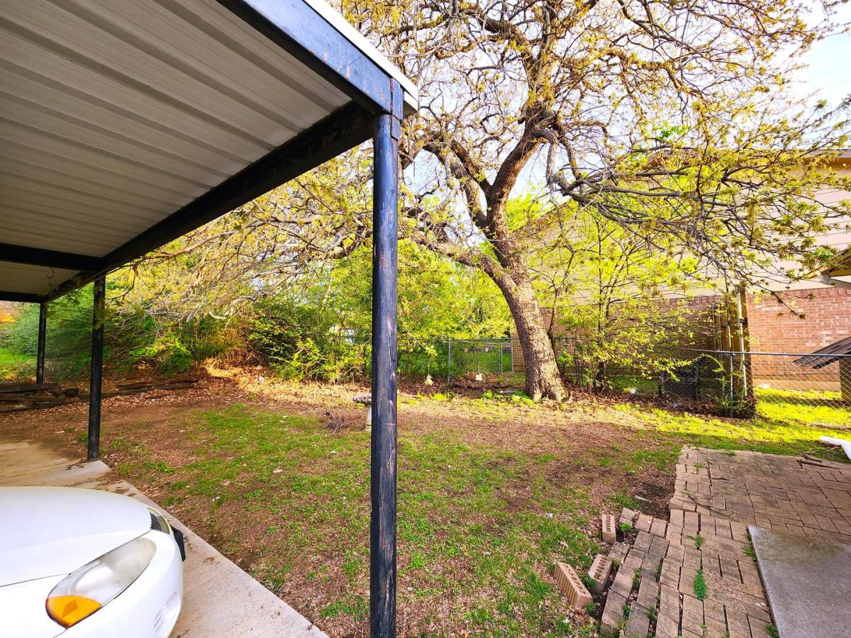 Townhouse for rent at 2202 Bolivar St, Denton, TX 76201