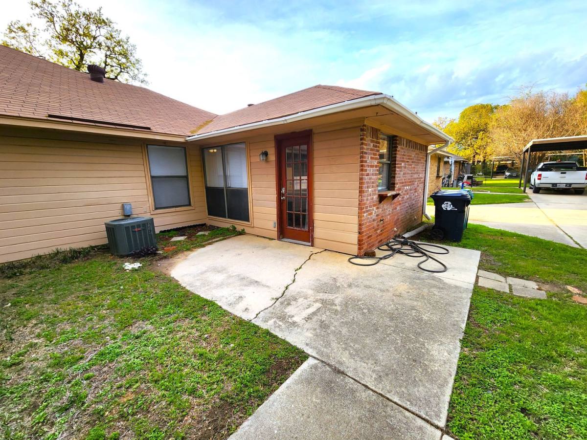 Townhouse for rent at 2202 Bolivar St, Denton, TX 76201