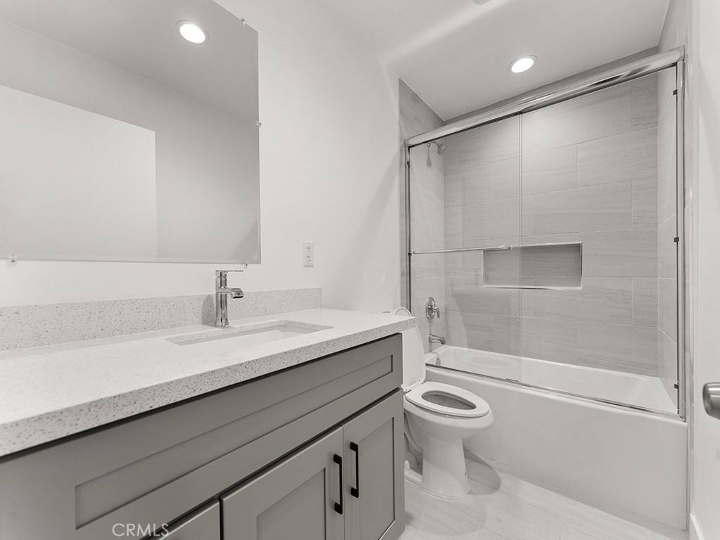 Apartment for rent at 308 S Laurel St #308C, Santa Ana, CA 92704