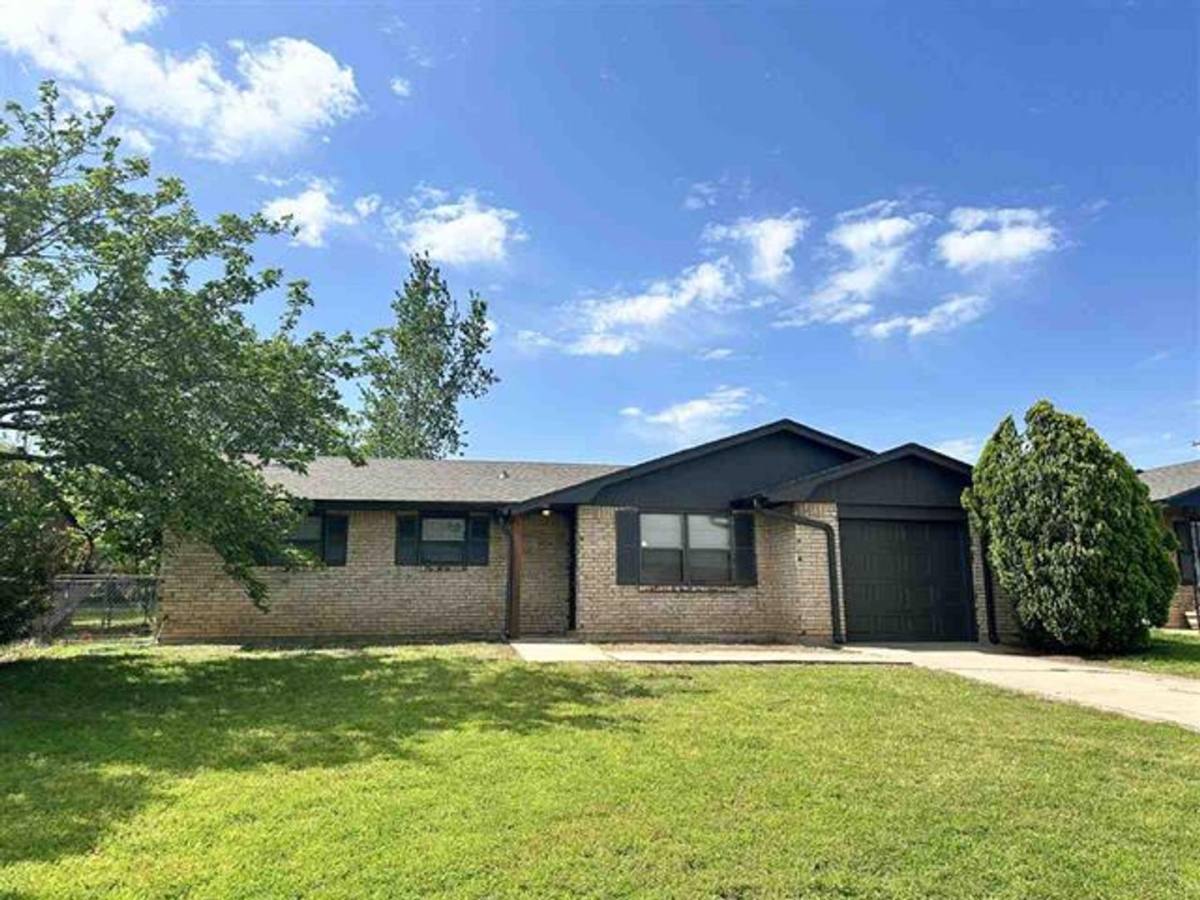 House for rent at 4810 NW Hoover, Lawton, OK 73505