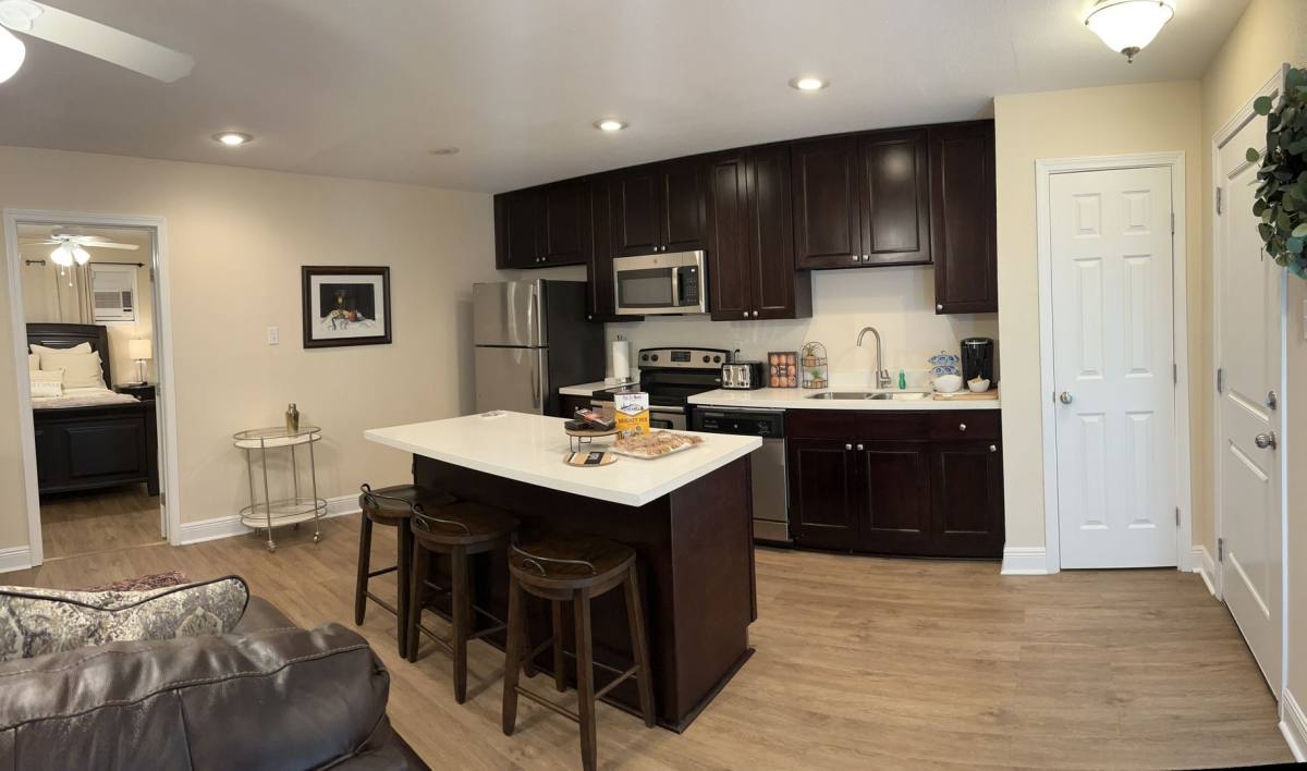 Apartment for rent at 3921 Prytania, New Orleans, LA 70115