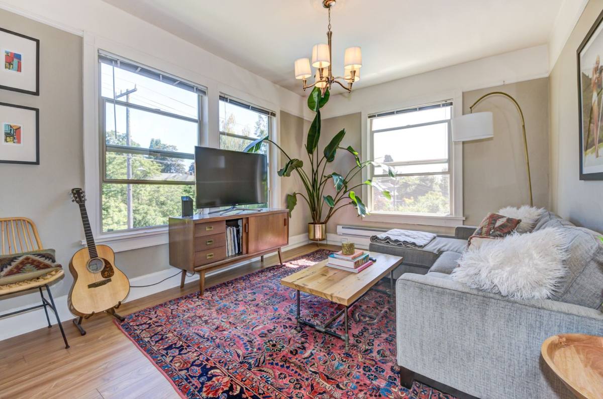 349 16th Ave E, Seattle, WA 98112