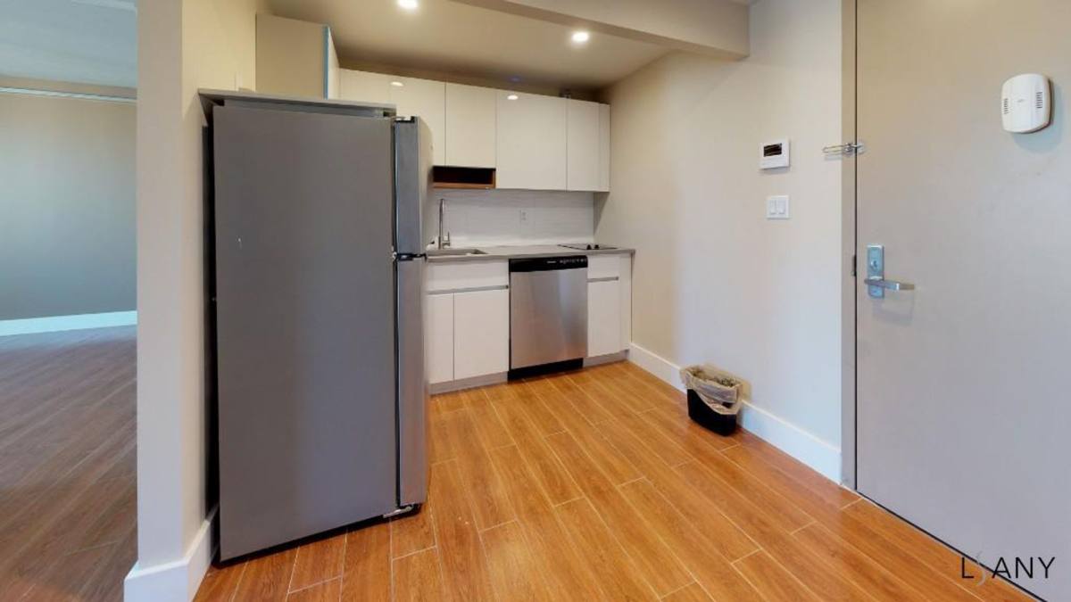 Apartment for rent at 2330 Hoffman St, Bronx, NY 10458