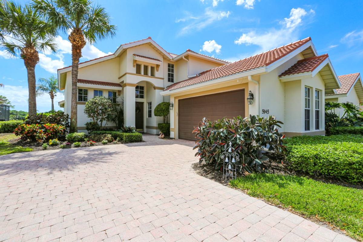 House for rent at 5945 Paradise Circle, Naples, FL 34110