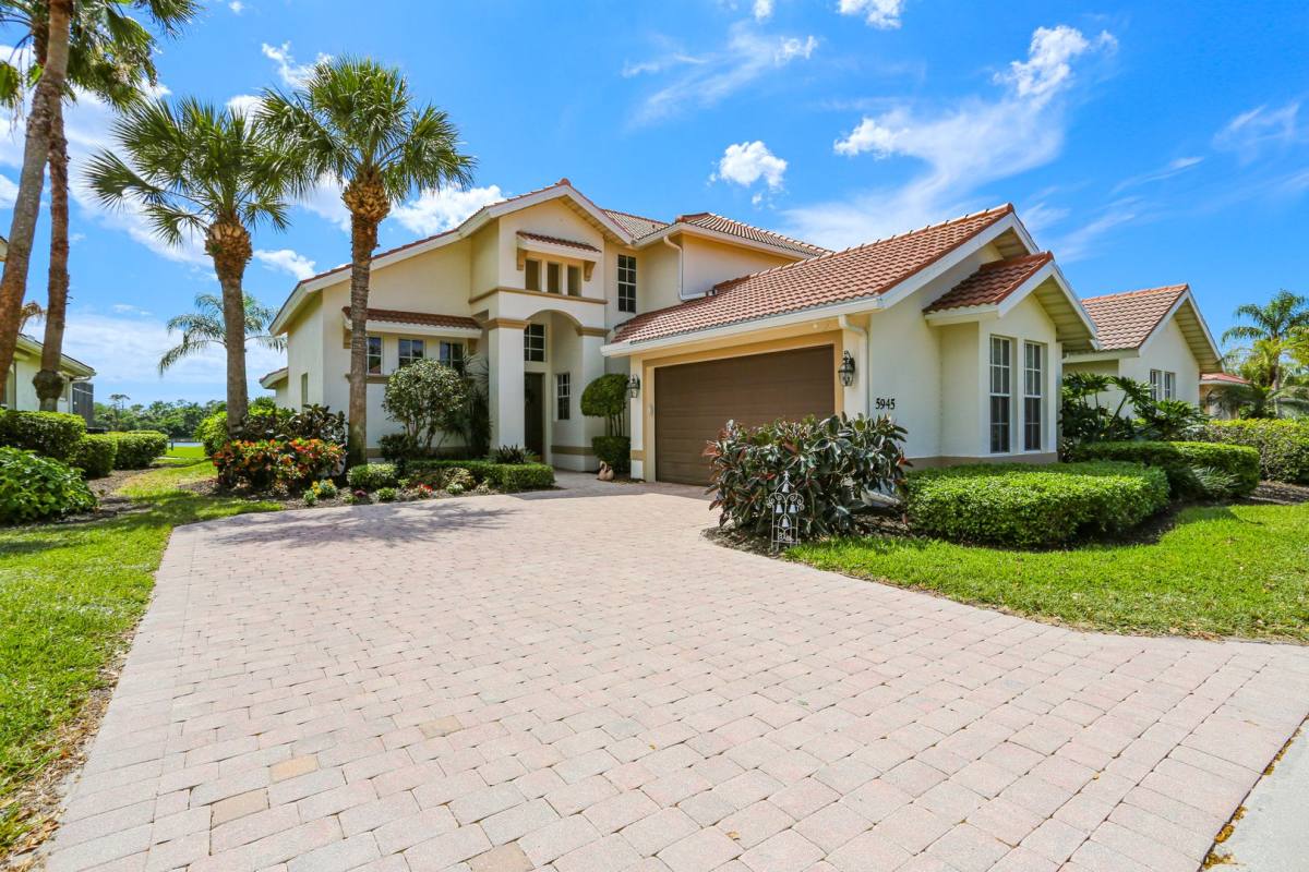 House for rent at 5945 Paradise Circle, Naples, FL 34110