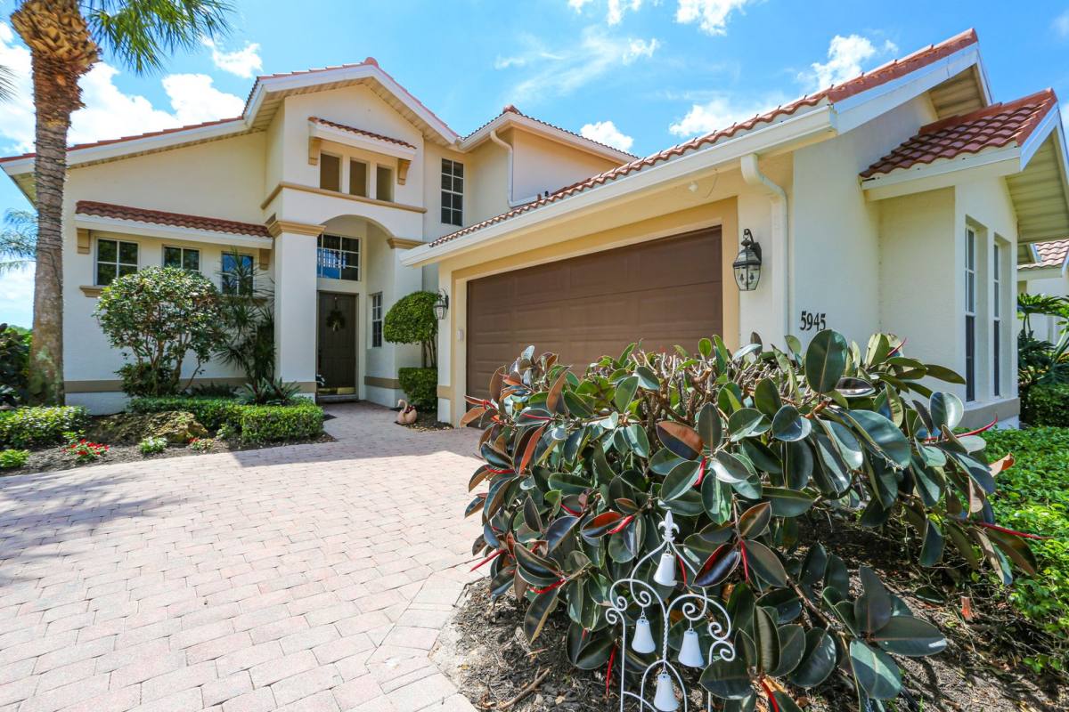 House for rent at 5945 Paradise Circle, Naples, FL 34110