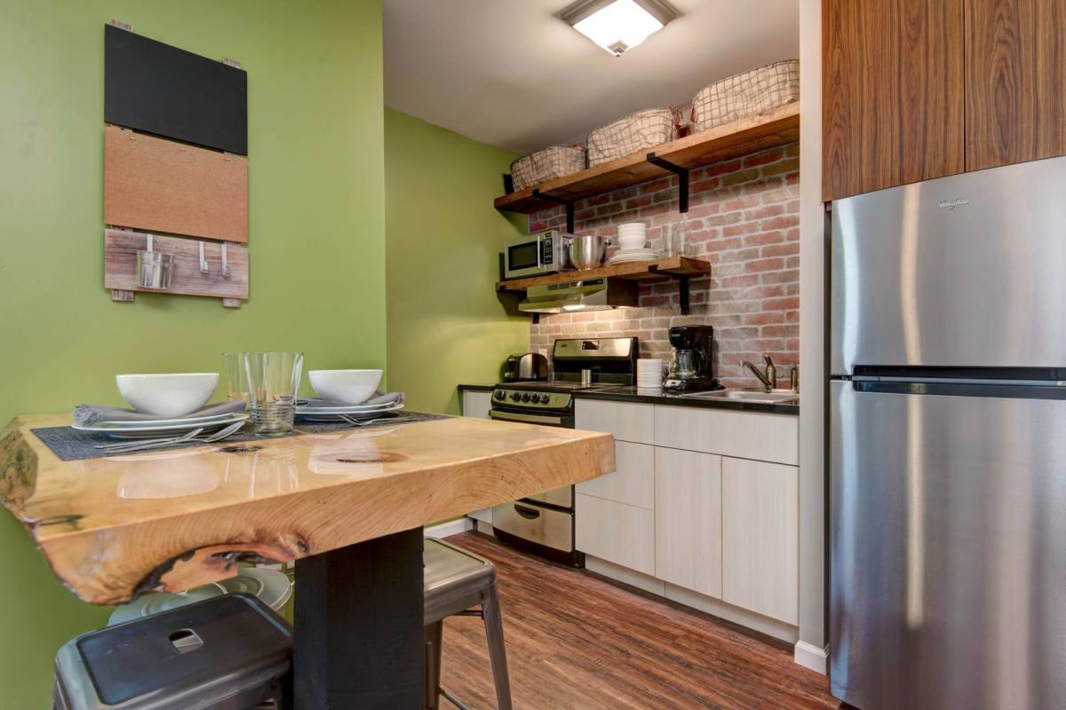 Apartment for rent at 940 E Webster Ave, Springfield, MO 65803