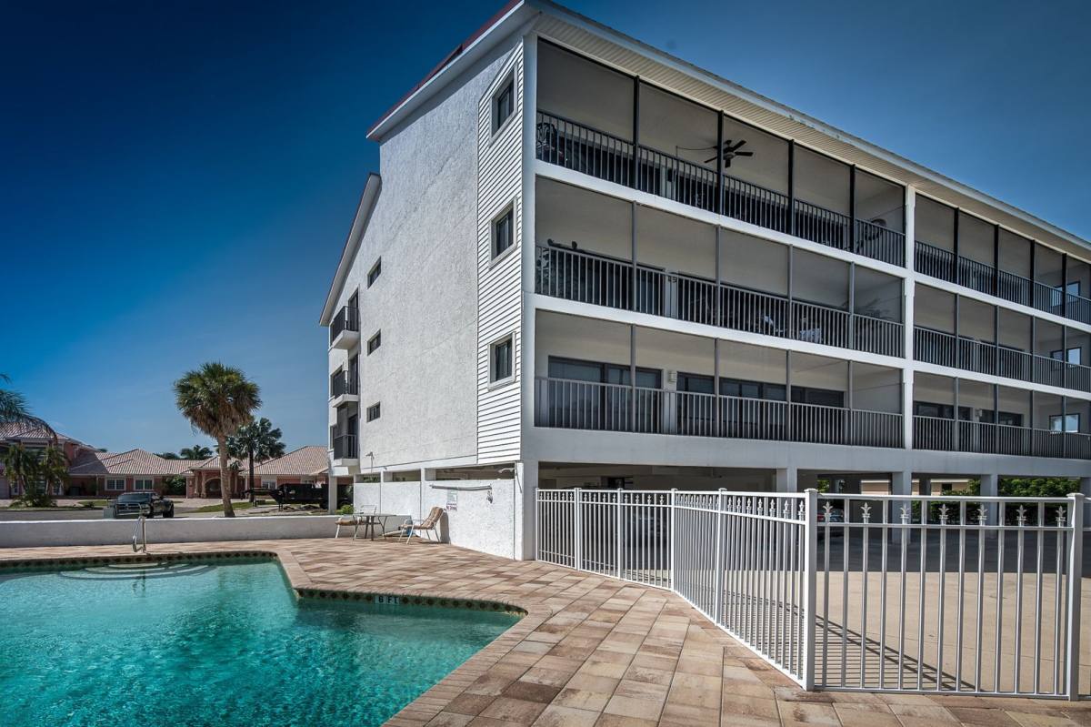 Apartment for rent at 1801 Jamaica Way, Punta Gorda, FL 33950