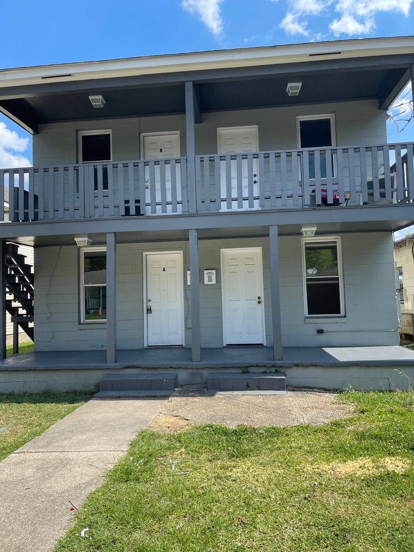 Apartment for rent at 824 E Polk Dr, Baton Rouge, LA 70802