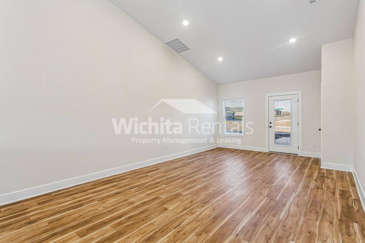 Apartment for rent at 1736 - 1738 S Hickory Creek St, Wichita, KS 67235
