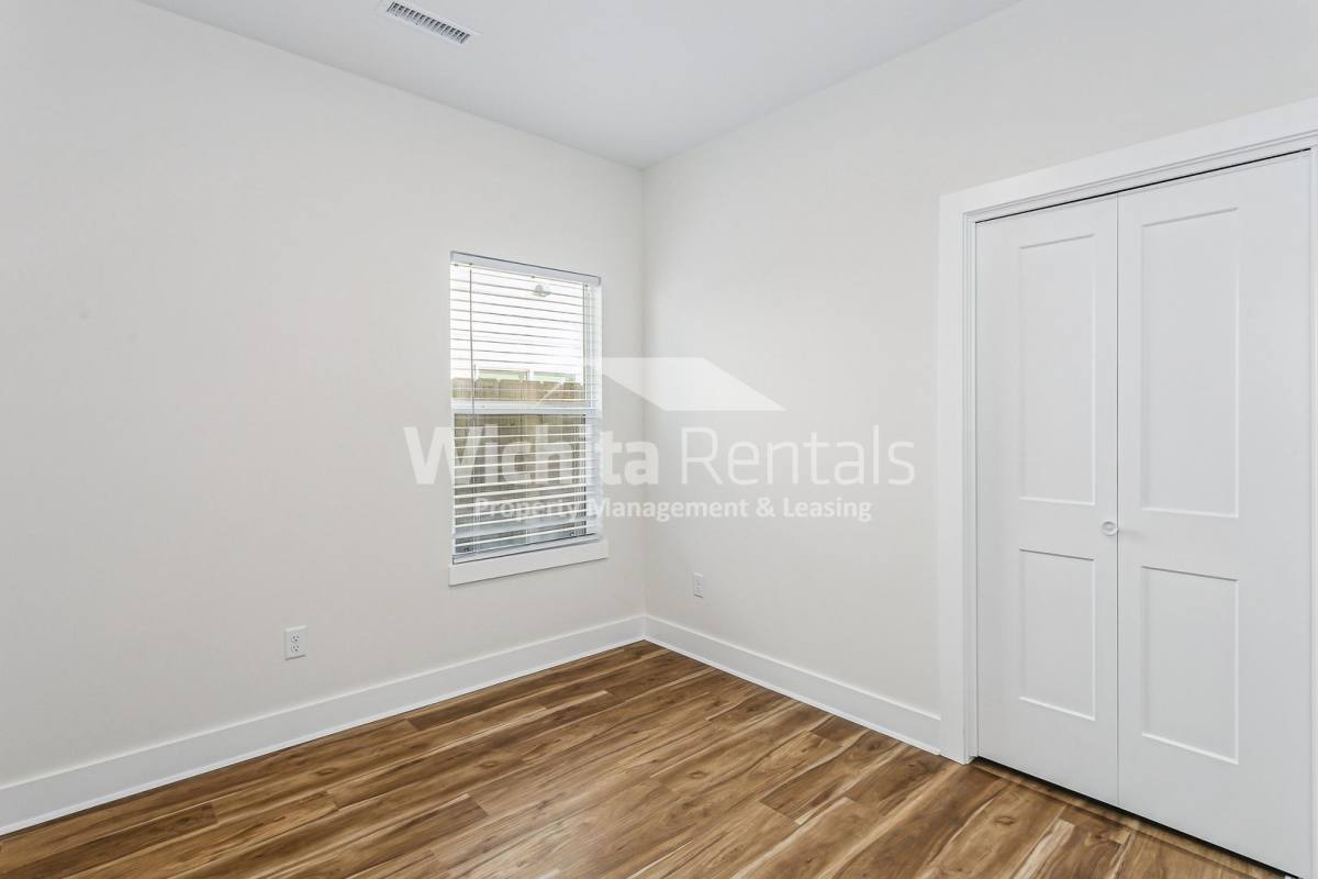Apartment for rent at 1736 - 1738 S Hickory Creek St, Wichita, KS 67235
