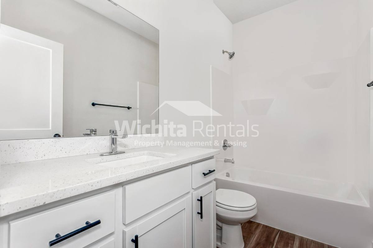 Apartment for rent at 1736 - 1738 S Hickory Creek St, Wichita, KS 67235