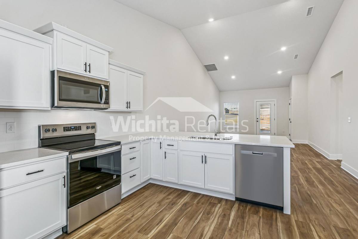 Apartment for rent at 1736 - 1738 S Hickory Creek St, Wichita, KS 67235