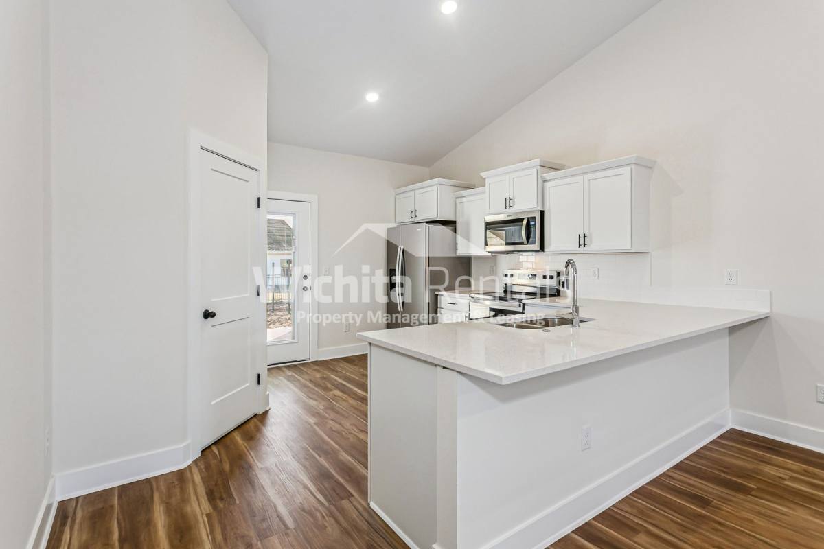 Apartment for rent at 1736 - 1738 S Hickory Creek St, Wichita, KS 67235