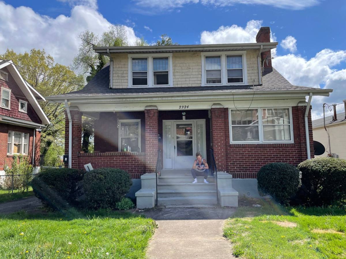 Apartment for rent at 2324 Orange Ave NW, Roanoke, VA 24017