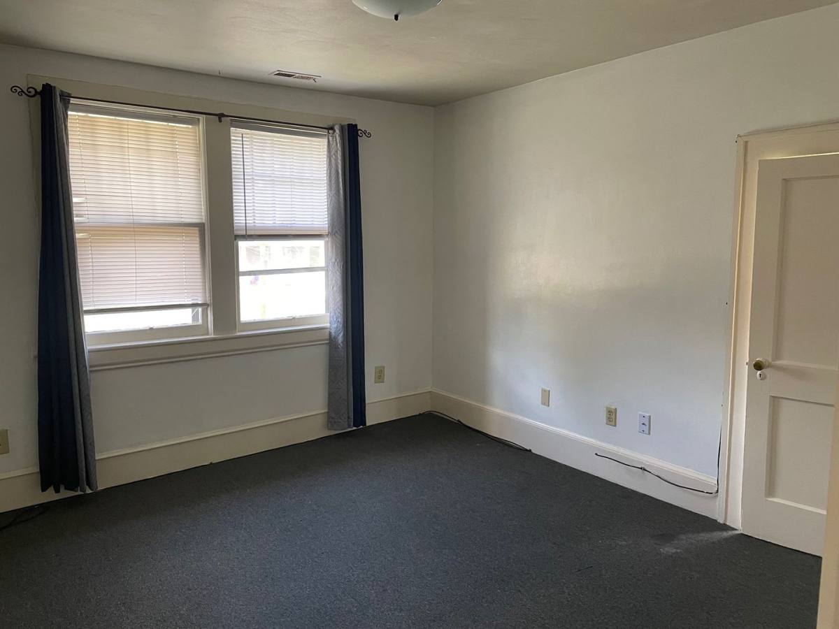 Apartment for rent at 2324 Orange Ave NW, Roanoke, VA 24017