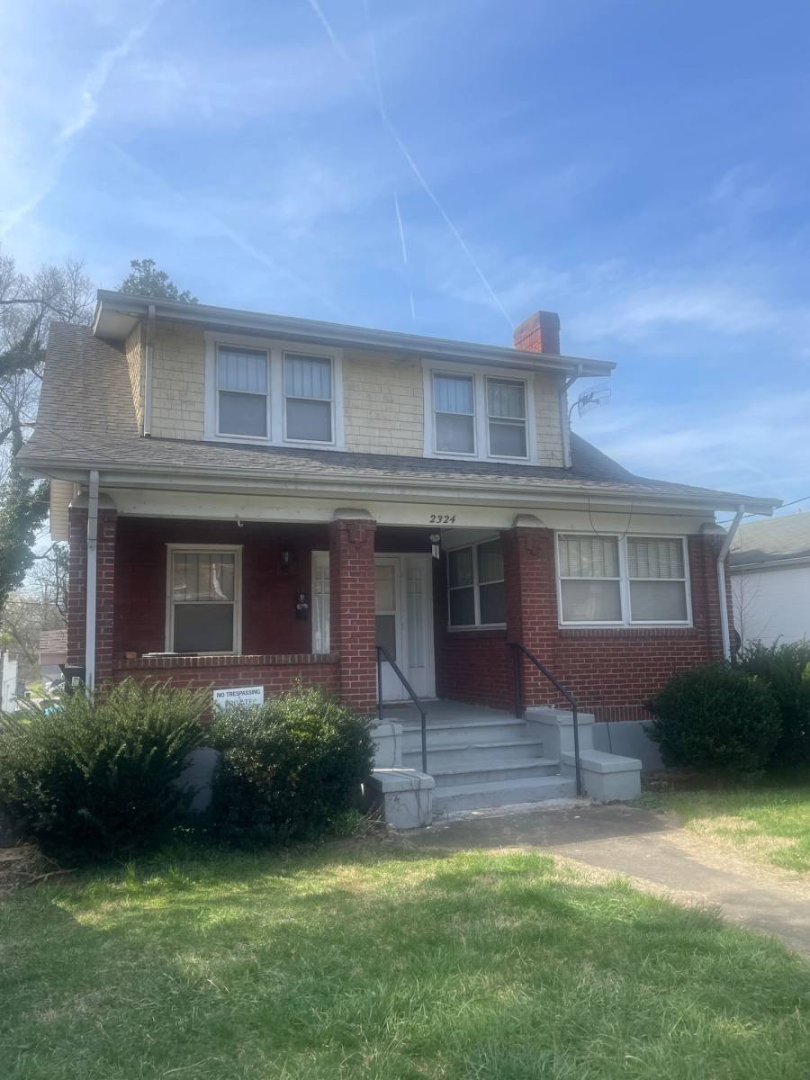 Apartment for rent at 2324 Orange Ave NW, Roanoke, VA 24017