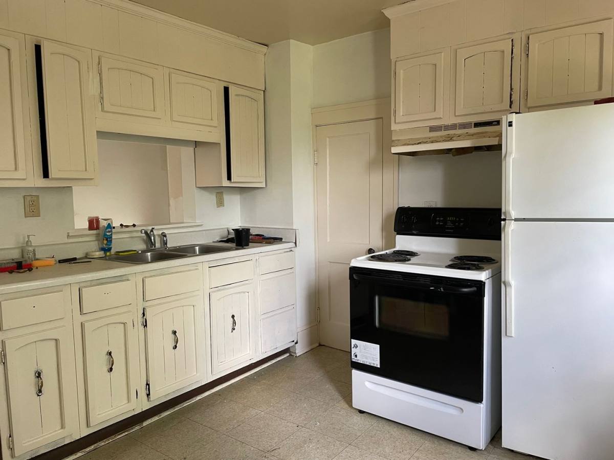 Apartment for rent at 2324 Orange Ave NW, Roanoke, VA 24017