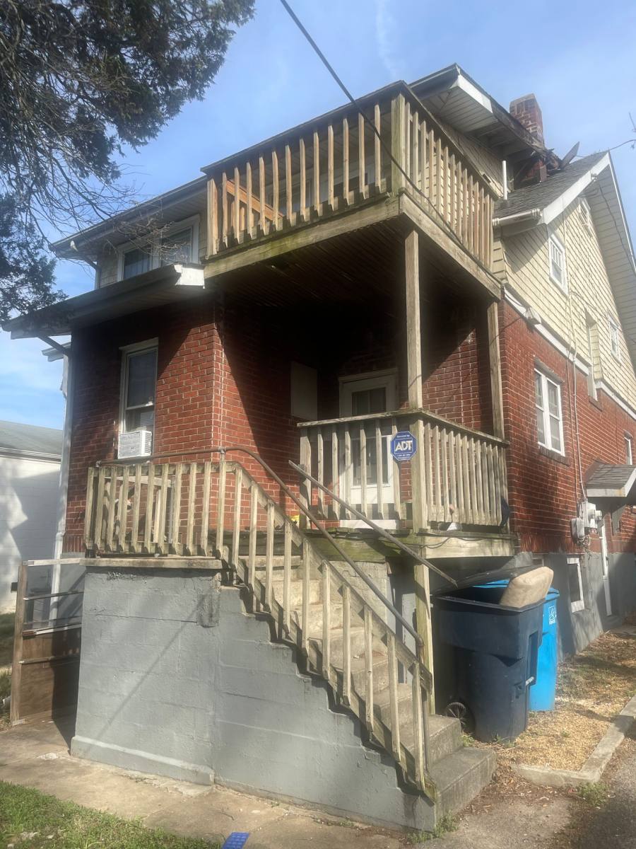 Apartment for rent at 2324 Orange Ave NW, Roanoke, VA 24017