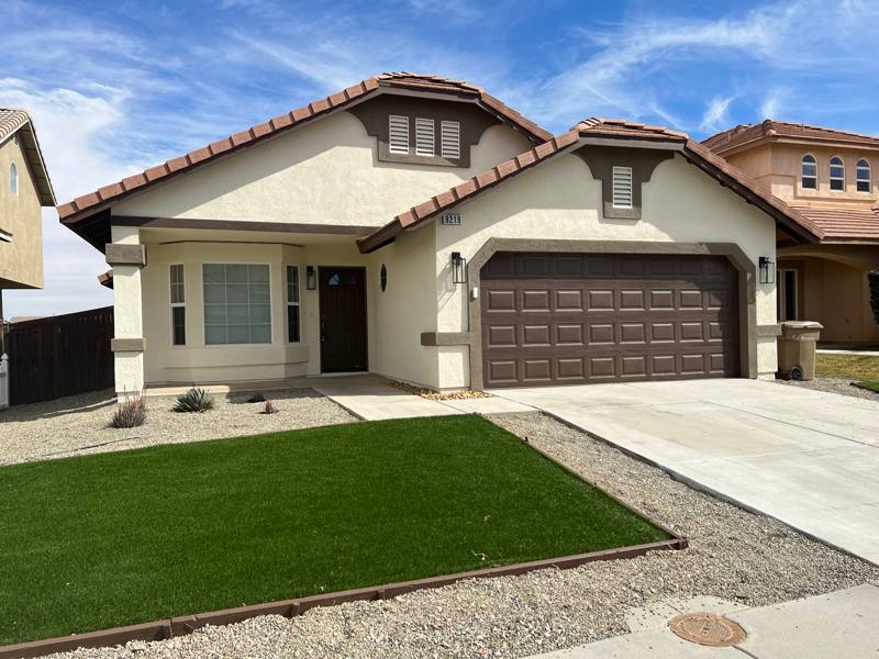 House for rent at 9219 Canyon View Ave, Hesperia, CA 92344