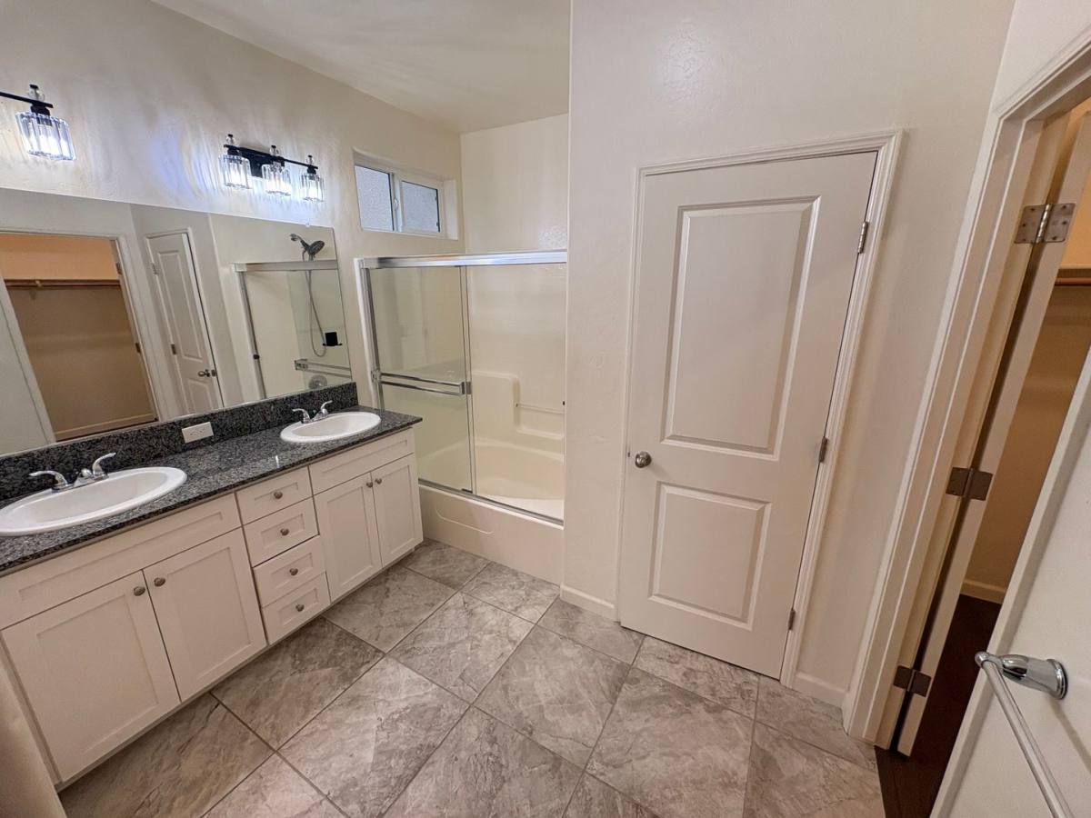 House for rent at 1604 Sidonia St, Hanford, CA 93230