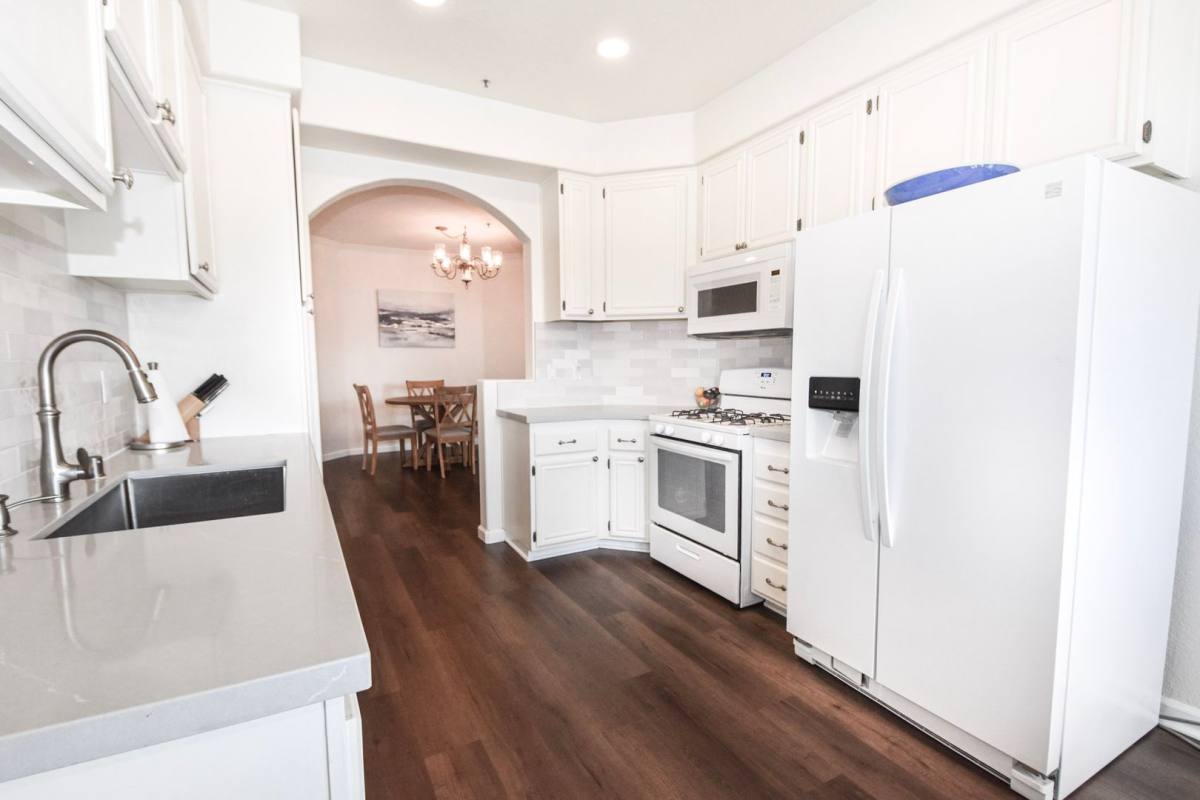 Apartment for rent at 344 Orange Ave, Coronado, CA 92118