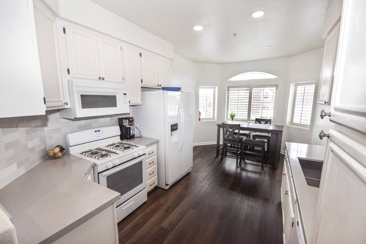 Apartment for rent at 344 Orange Ave, Coronado, CA 92118