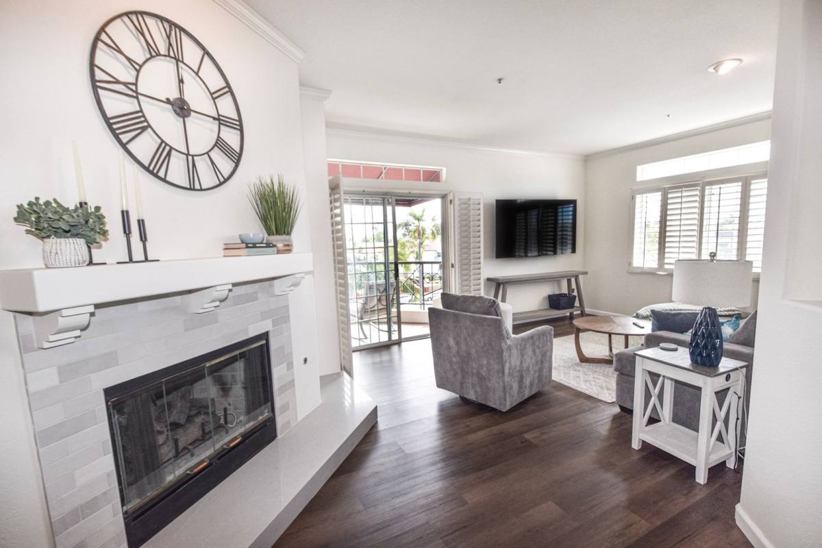 Apartment for rent at 344 Orange Ave, Coronado, CA 92118