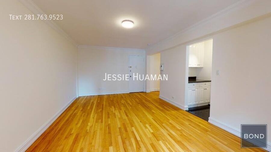 Townhouse for rent at 305 W 13th St #F, New York, NY 10014
