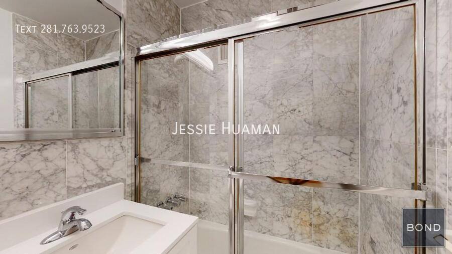 Townhouse for rent at 305 W 13th St #F, New York, NY 10014