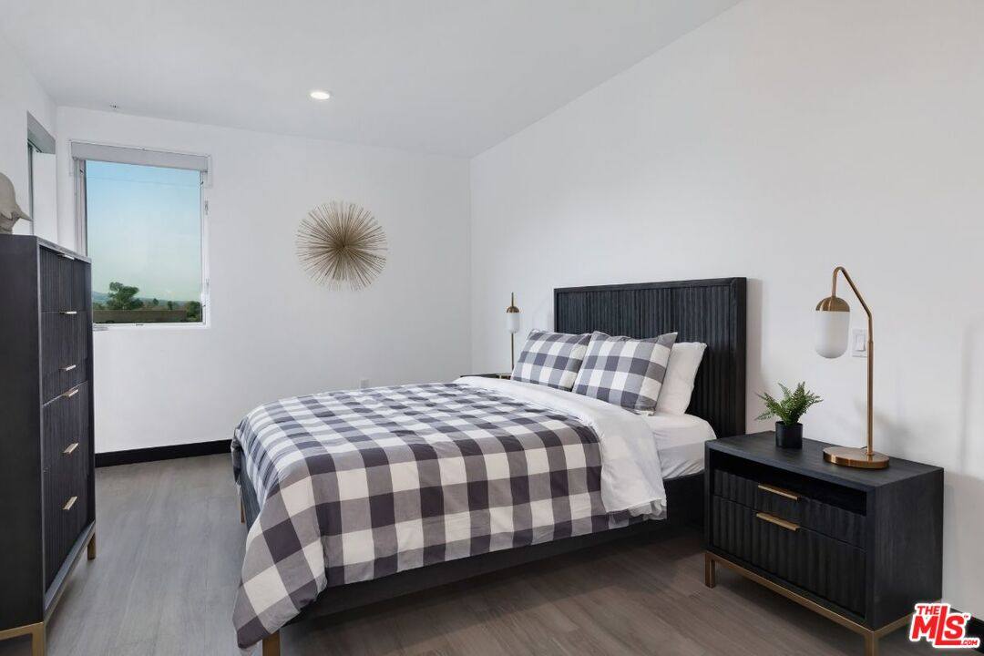 Apartment for rent at 11036 Moorpark St #409, North Hollywood, CA 91602
