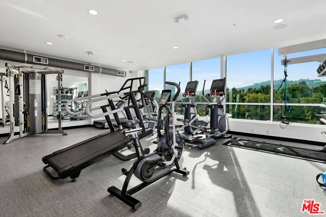 Apartment for rent at 11036 Moorpark St #409, North Hollywood, CA 91602
