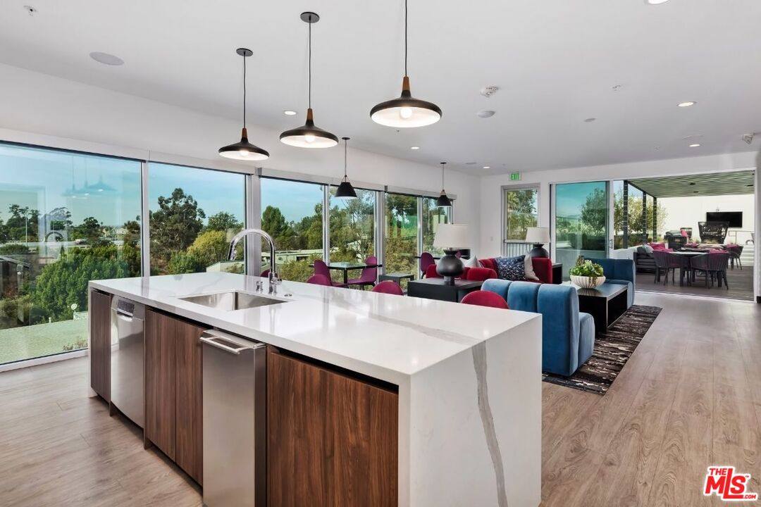 Apartment for rent at 11036 Moorpark St #409, North Hollywood, CA 91602