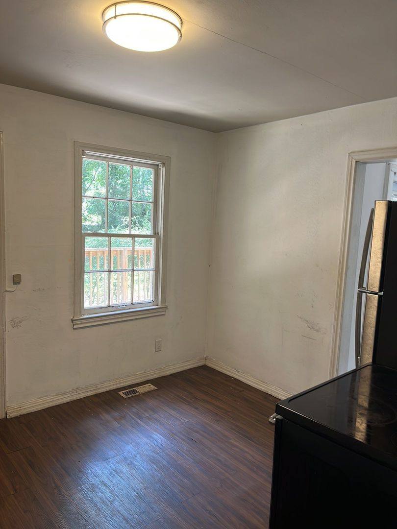 Apartment for rent at 408 Murat St, Tallahassee, FL 32304