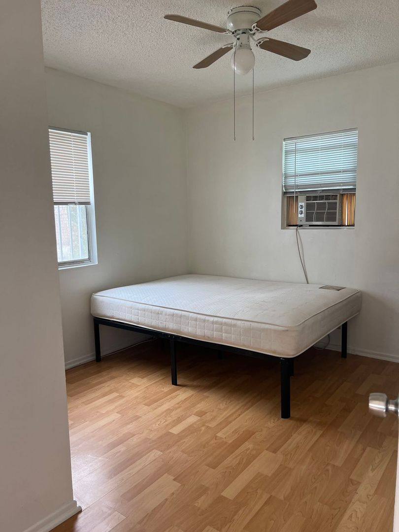 Apartment for rent at 1142 W 35th St, Los Angeles, CA 90007