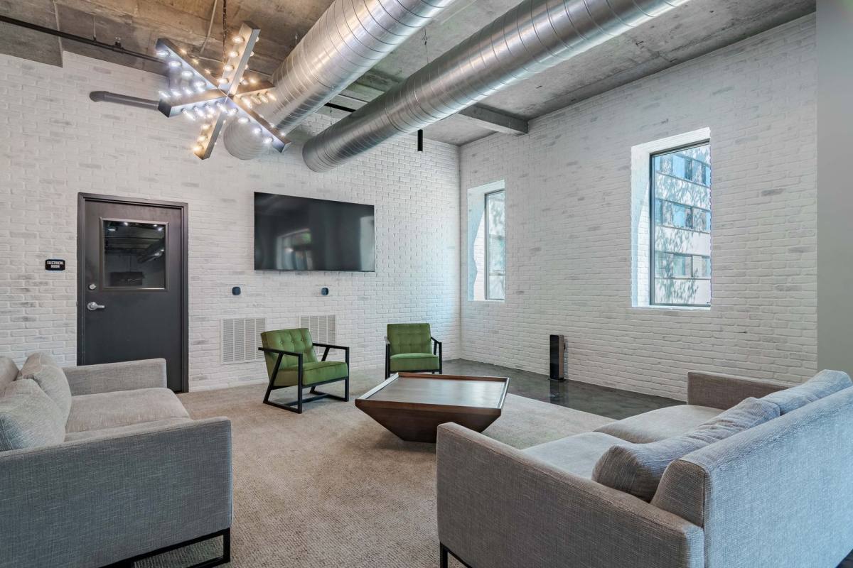 Apartment for rent at 2025 Peachtree Rd NE, Atlanta, GA 30309