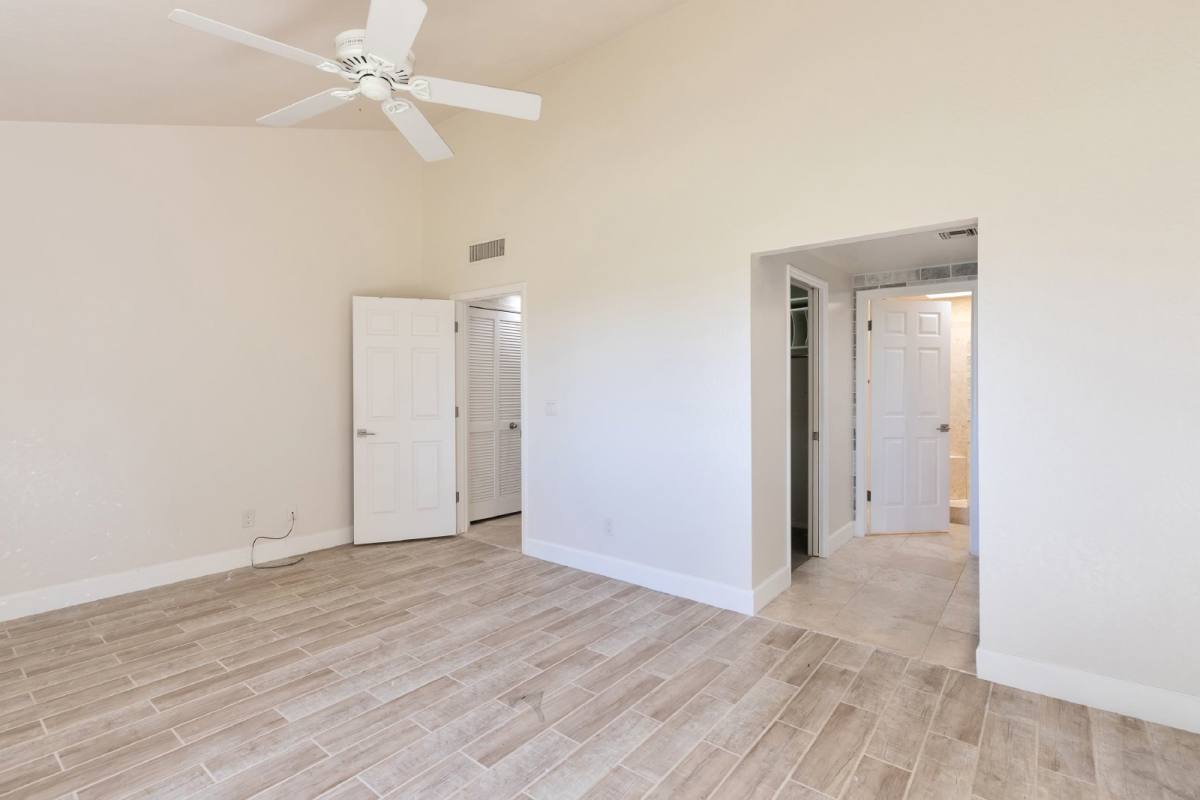 Apartment for rent at 2931 E Rose Lane, Phoenix, AZ 85016
