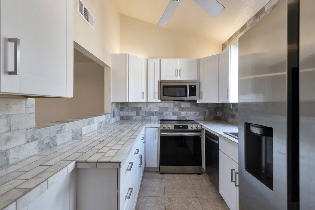 Apartment for rent at 2931 E Rose Lane, Phoenix, AZ 85016