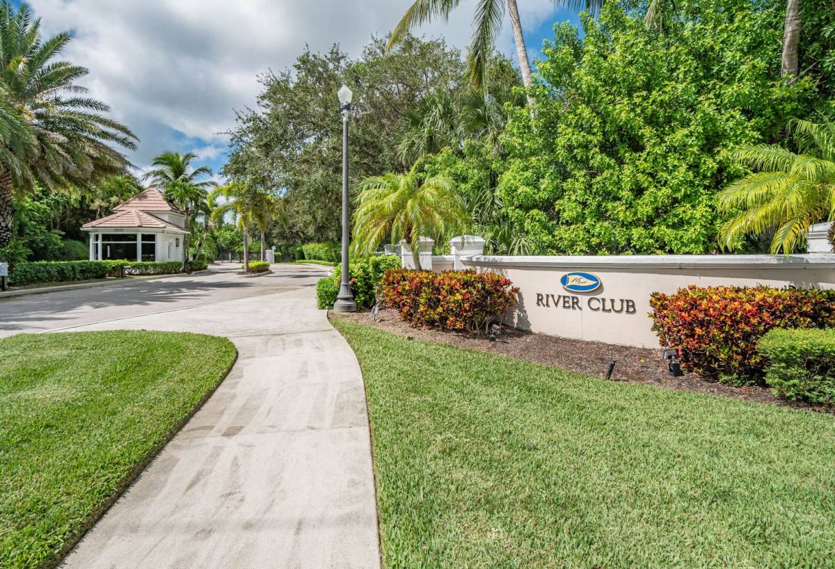 Condo for rent at 801 N Swim Club Dr, Vero Beach, FL 32963