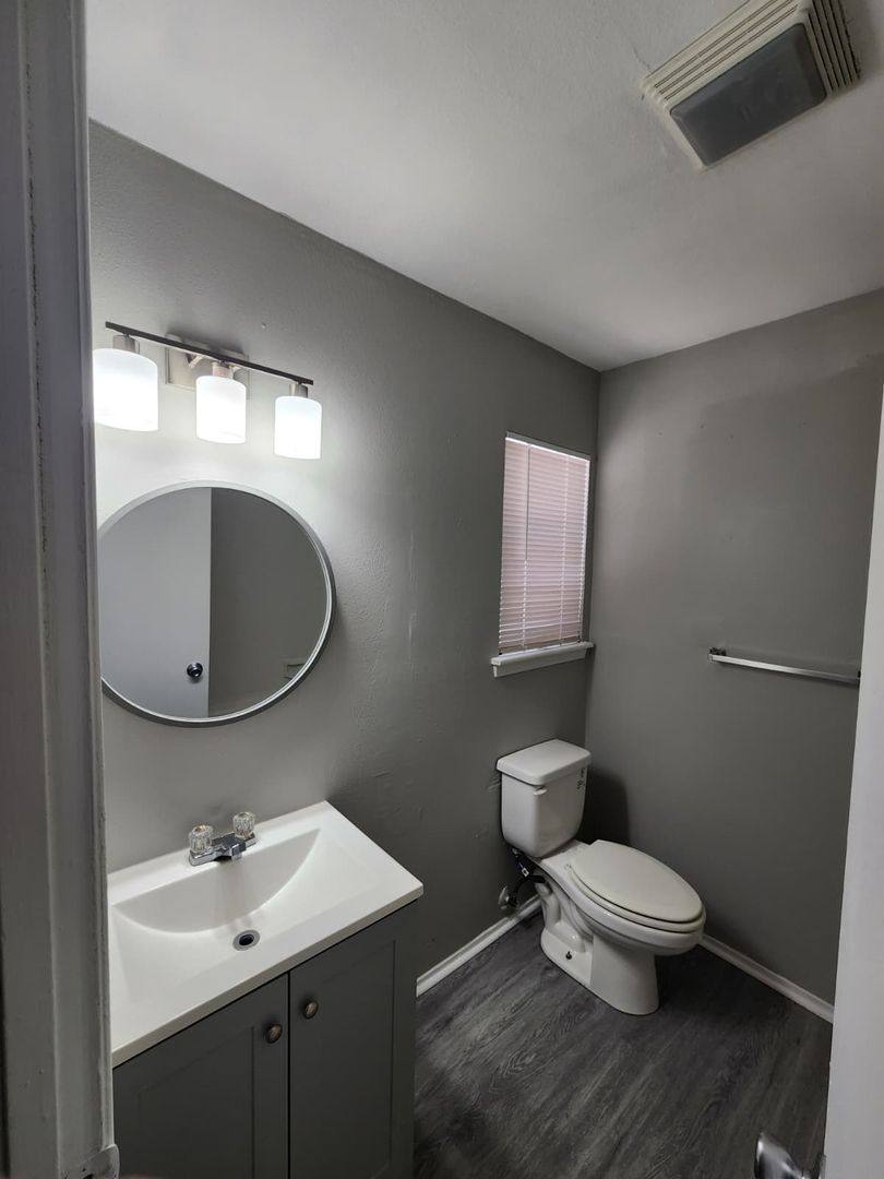 Apartment for rent at 1100 Frio St, San Antonio, TX 78207