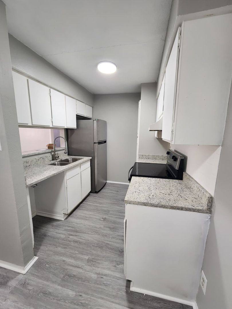 Apartment for rent at 1100 Frio St, San Antonio, TX 78207