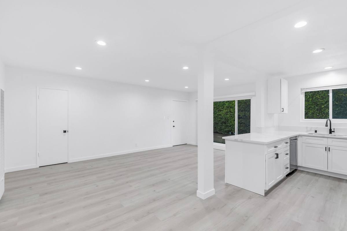 Apartment for rent at 1138 Cardiff Ave, Los Angeles, CA 90035