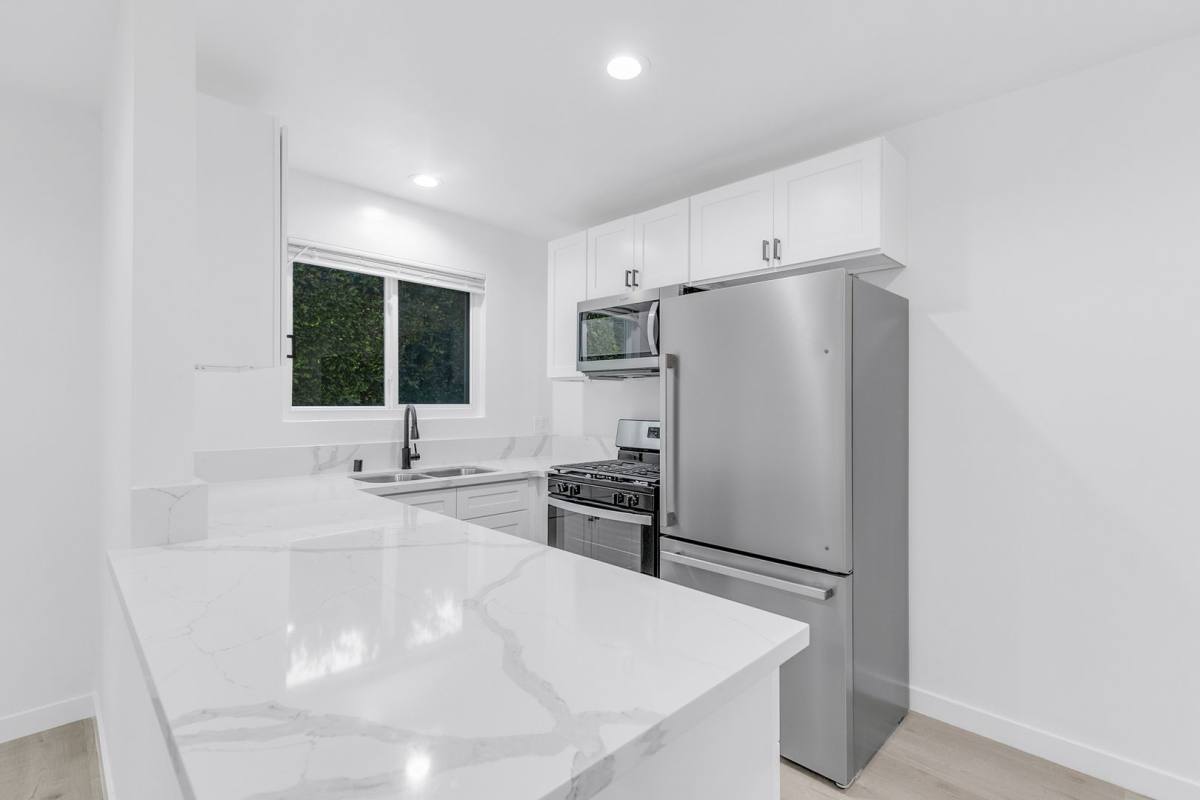 Apartment for rent at 1138 Cardiff Ave, Los Angeles, CA 90035