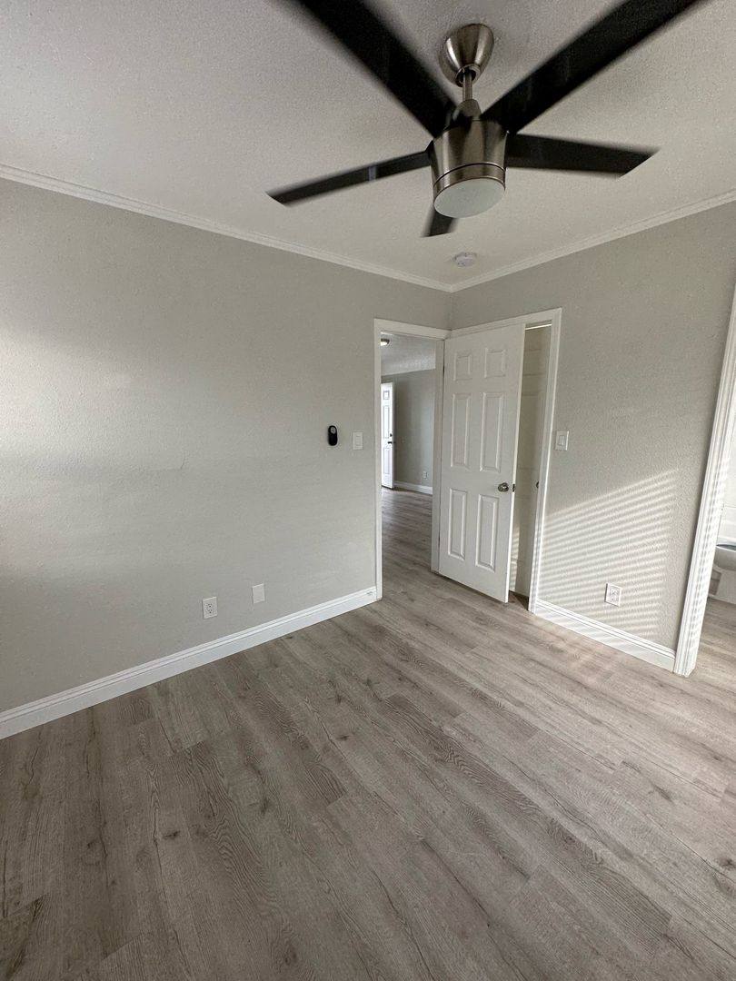 Apartment for rent at 714-7165 E 81st St, Los Angeles, CA 90001